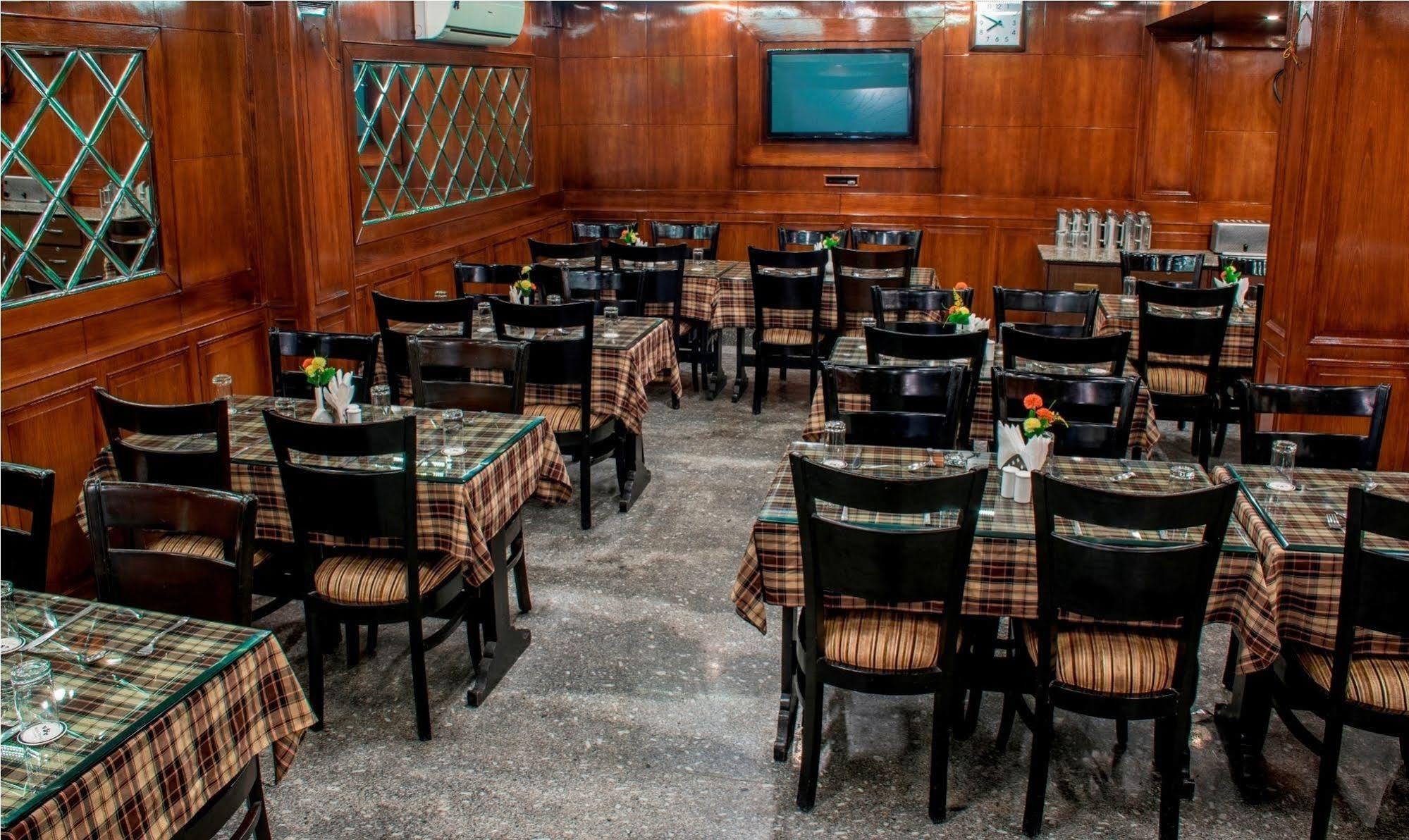 Hotel Pacific Srinagar  Luaran gambar