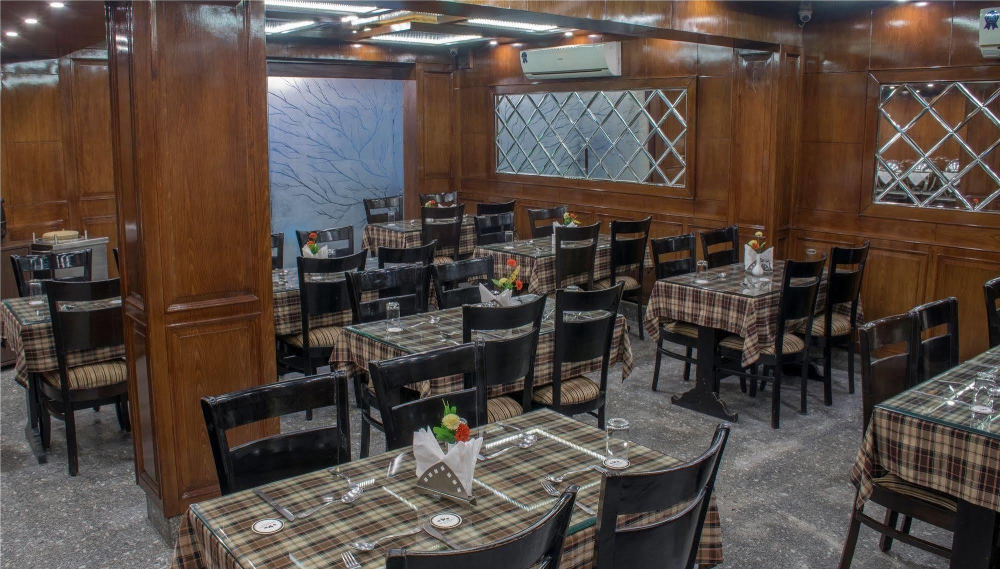 Hotel Pacific Srinagar  Luaran gambar