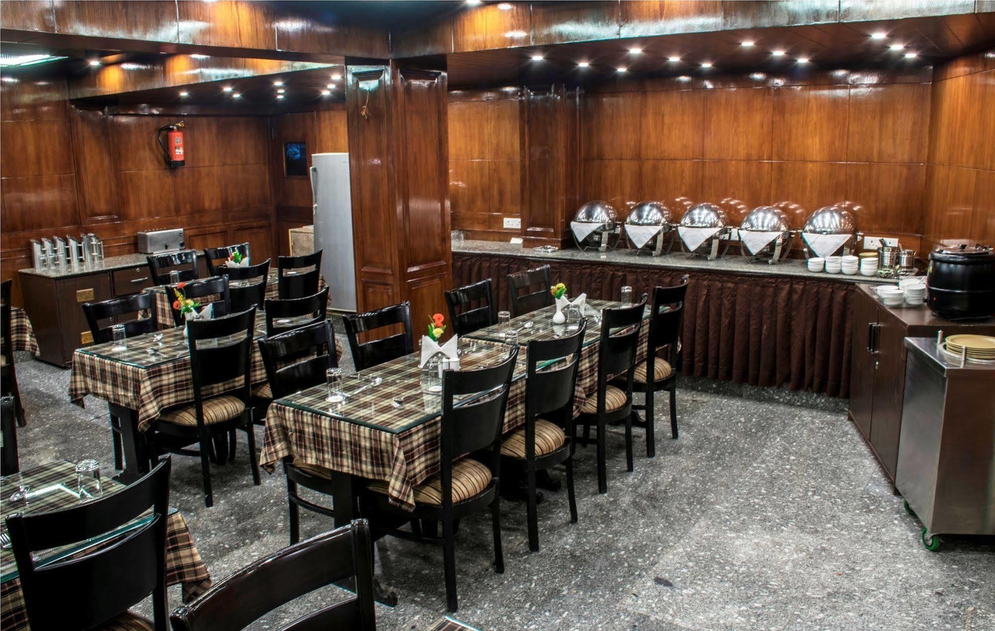 Hotel Pacific Srinagar  Luaran gambar
