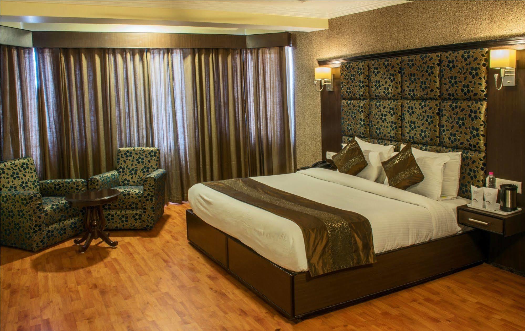 Hotel Pacific Srinagar  Luaran gambar